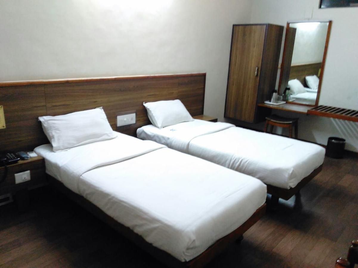 Hotel Sivaranjani Erode Zewnętrze zdjęcie